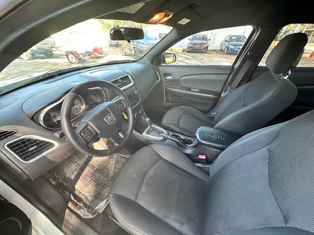 2014 Dodge Avenger SE photo