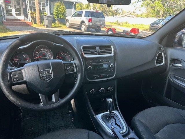 2014 Dodge Avenger SE photo