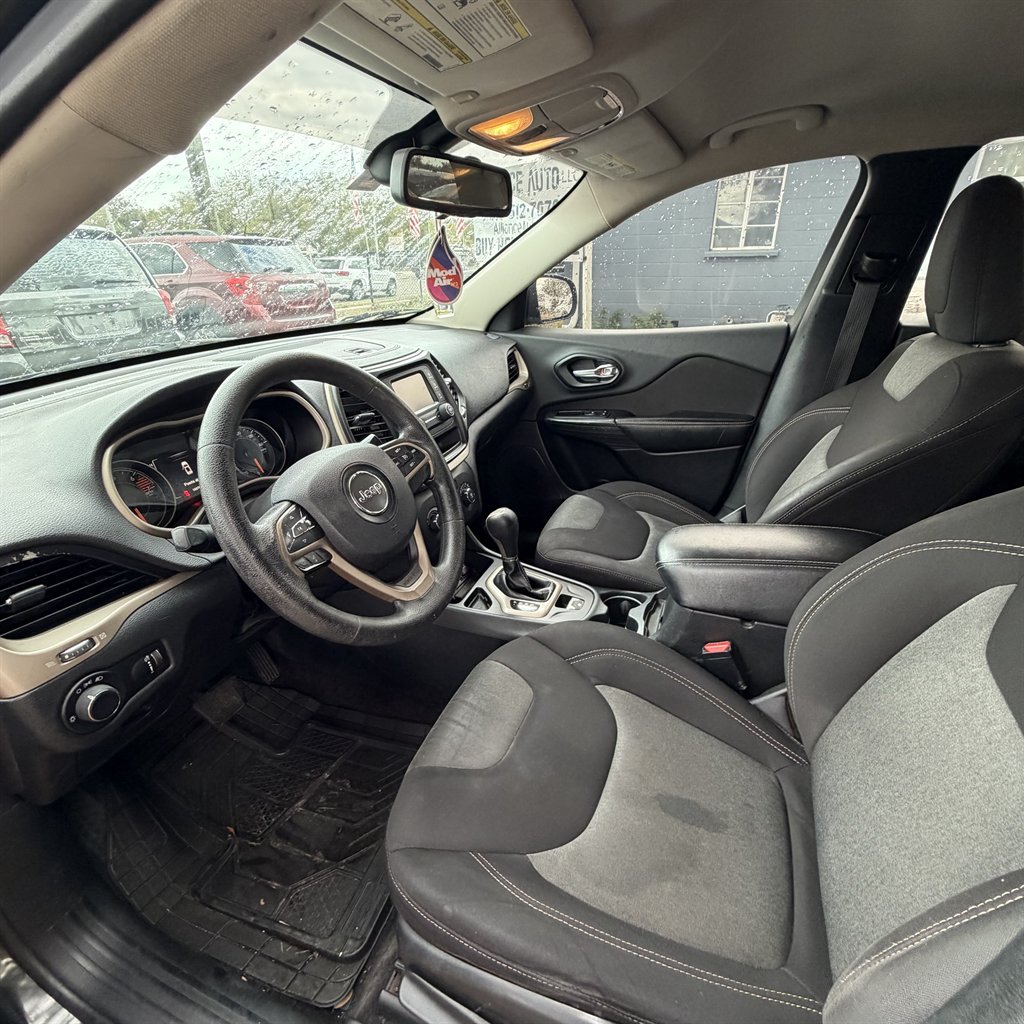 2016 Jeep Cherokee - $5,900