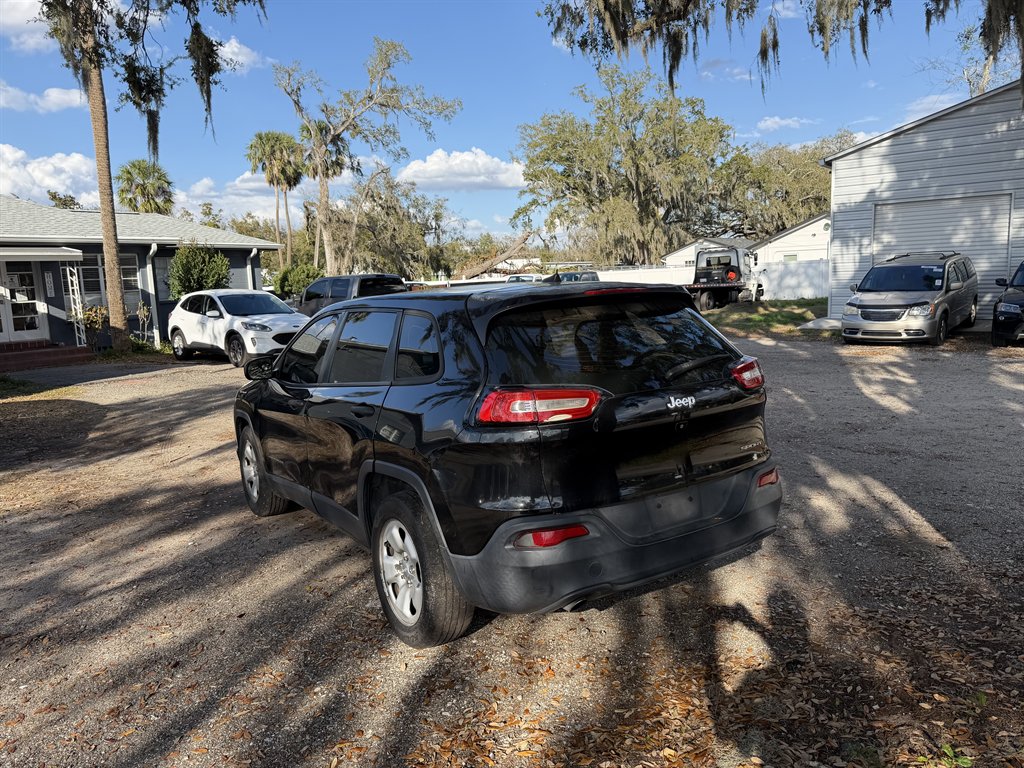 2016 Jeep Cherokee - $5,900