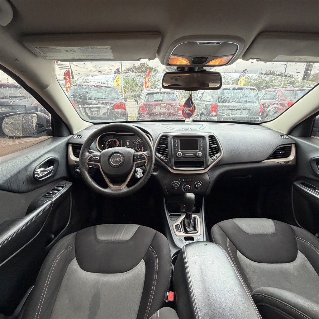 2016 Jeep Cherokee - $5,900