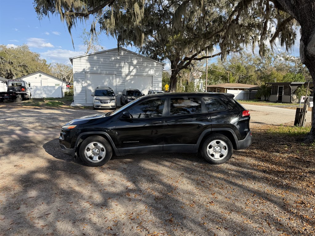 2016 Jeep Cherokee - $5,900