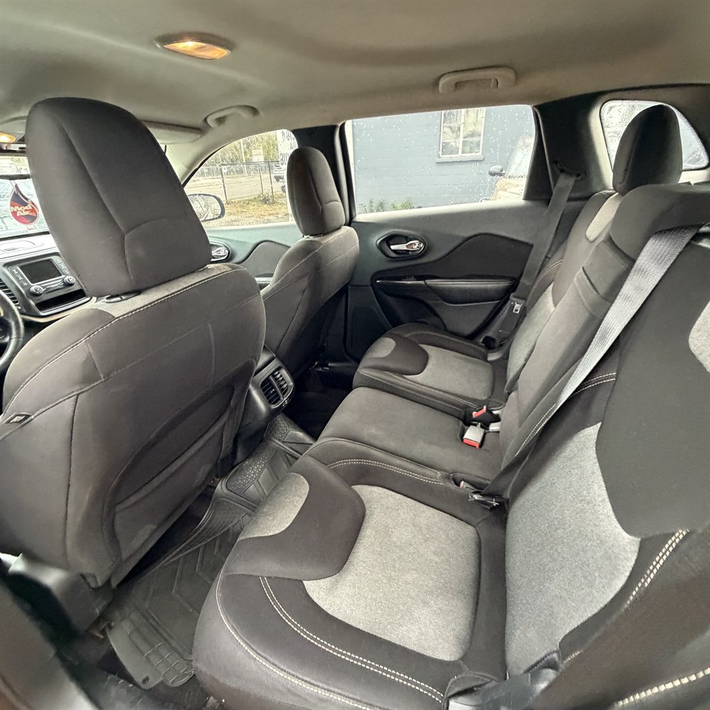 2016 Jeep Cherokee - $5,900