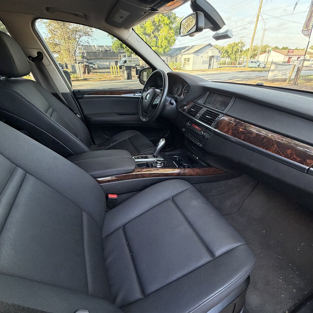2013 BMW X5 - $7,900
