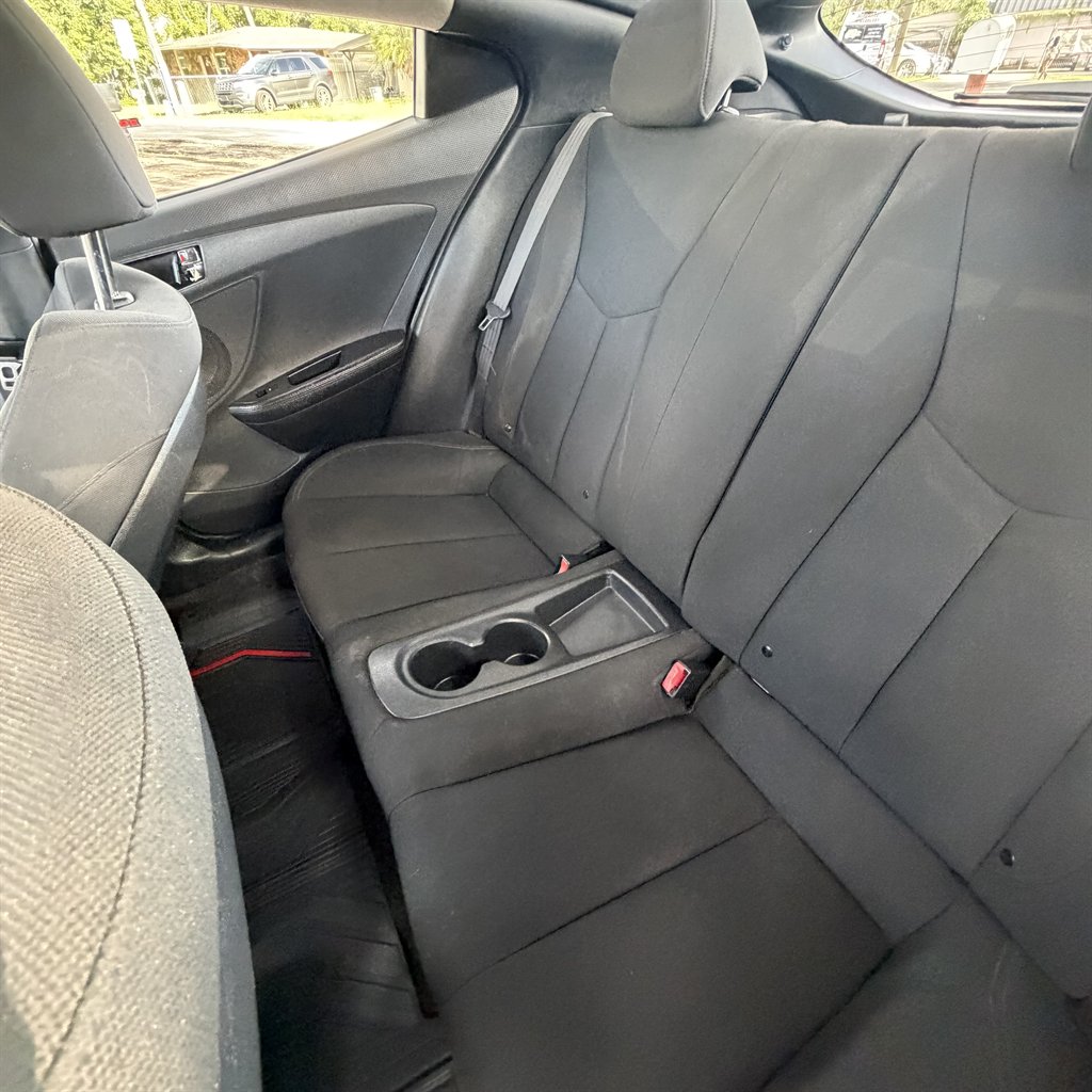 2016 Hyundai Veloster - $4,990