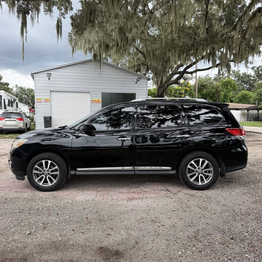 2013 Nissan Pathfinder - $5,990