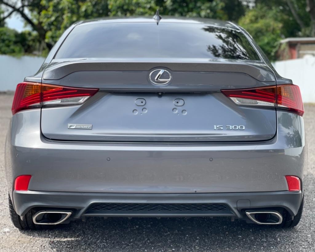 2019 Lexus IS 300 photo