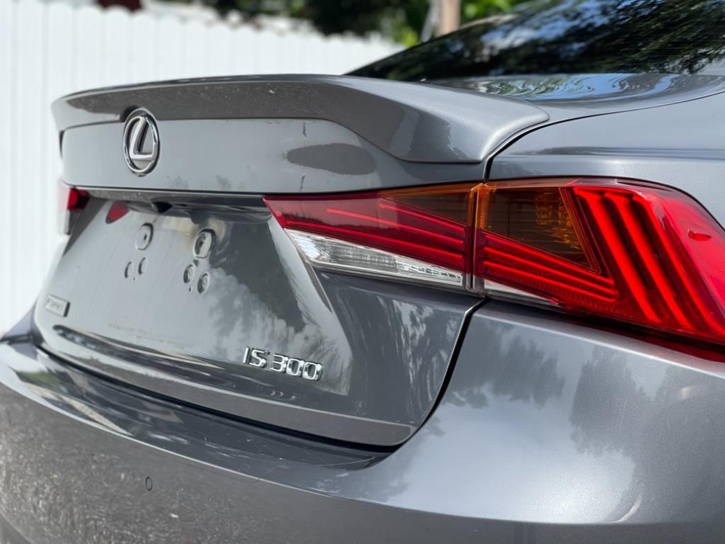 2019 Lexus IS 300 photo