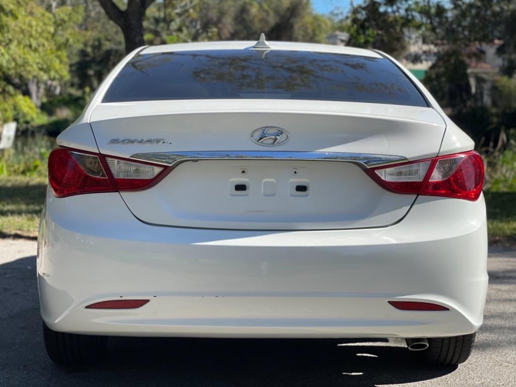 2013 Hyundai Sonata GLS photo