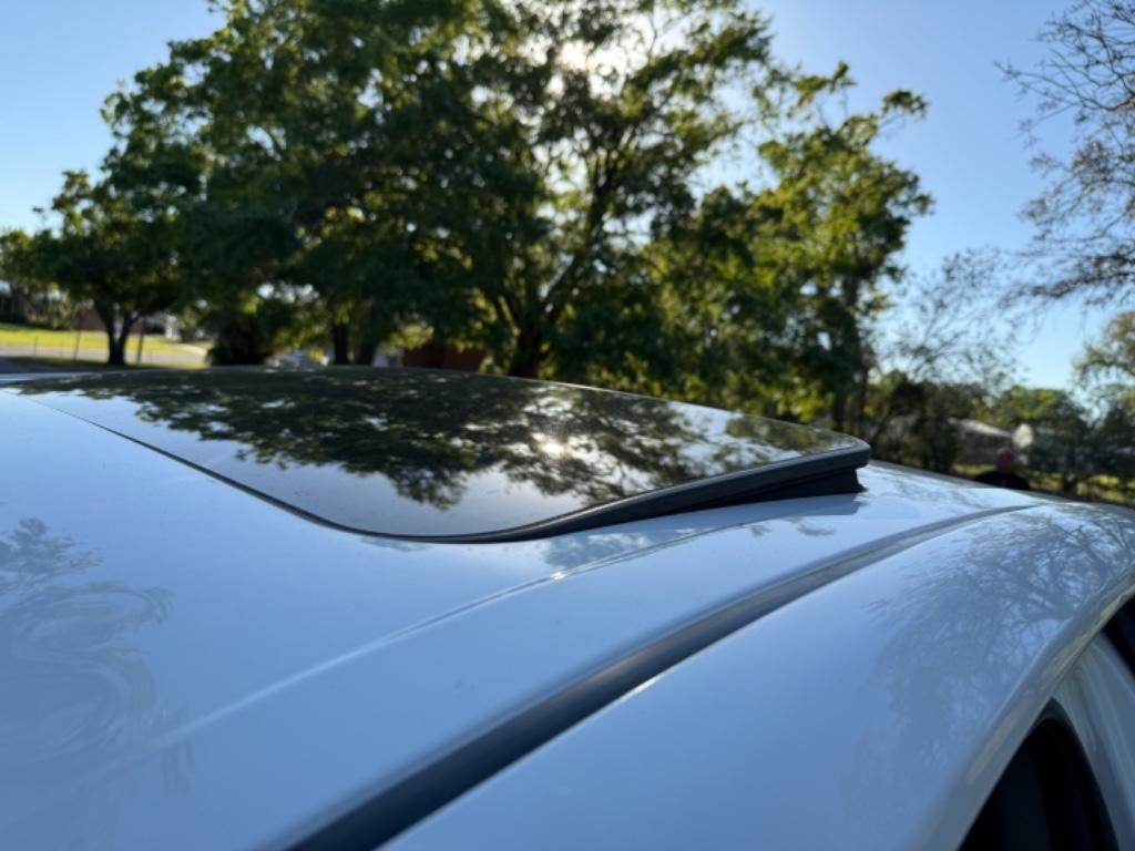 2020 Toyota Camry SE photo