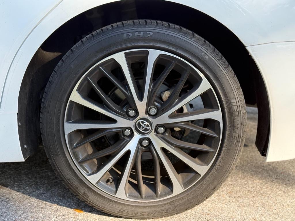 2020 Toyota Camry SE photo