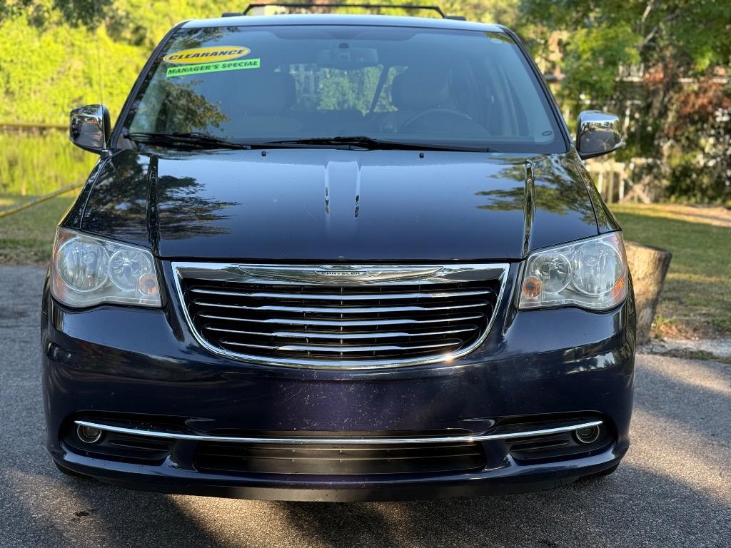 2013 Chrysler Town & Country Touring-L photo