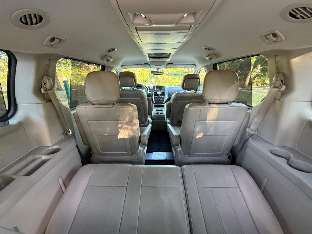 2013 Chrysler Town & Country Touring-L photo