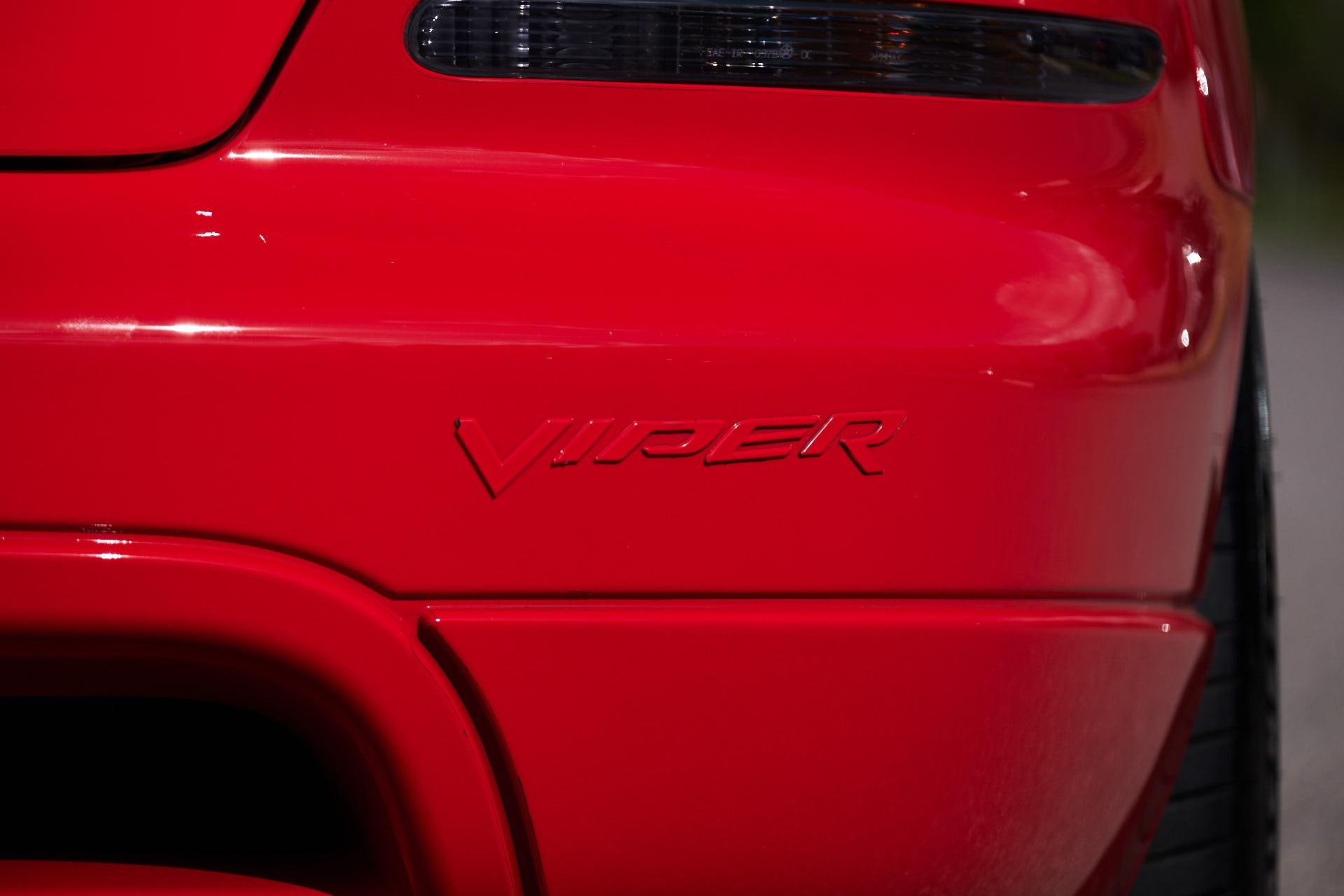 2004 Dodge Viper SRT-10 photo