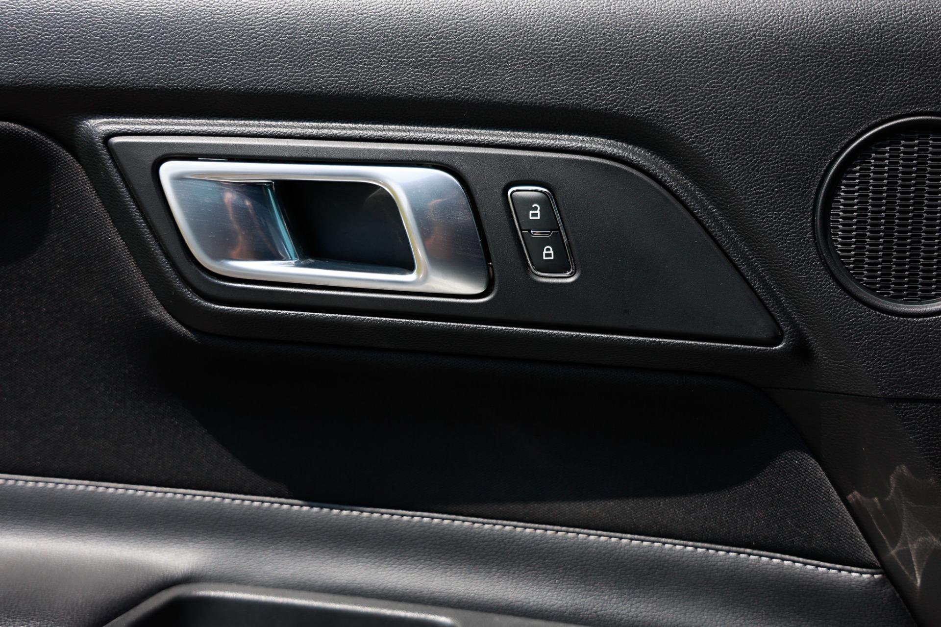2021 Ford Mustang Eco photo