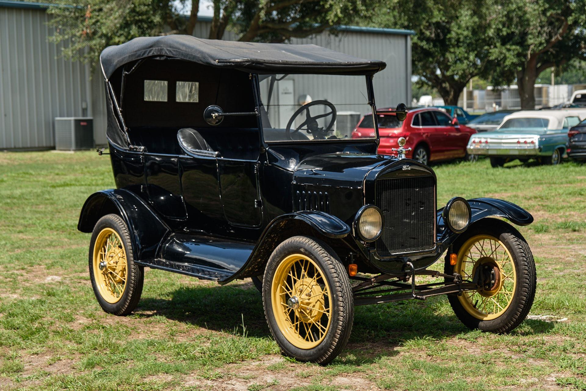 1924 Ford Mustang LX 5.0 photo