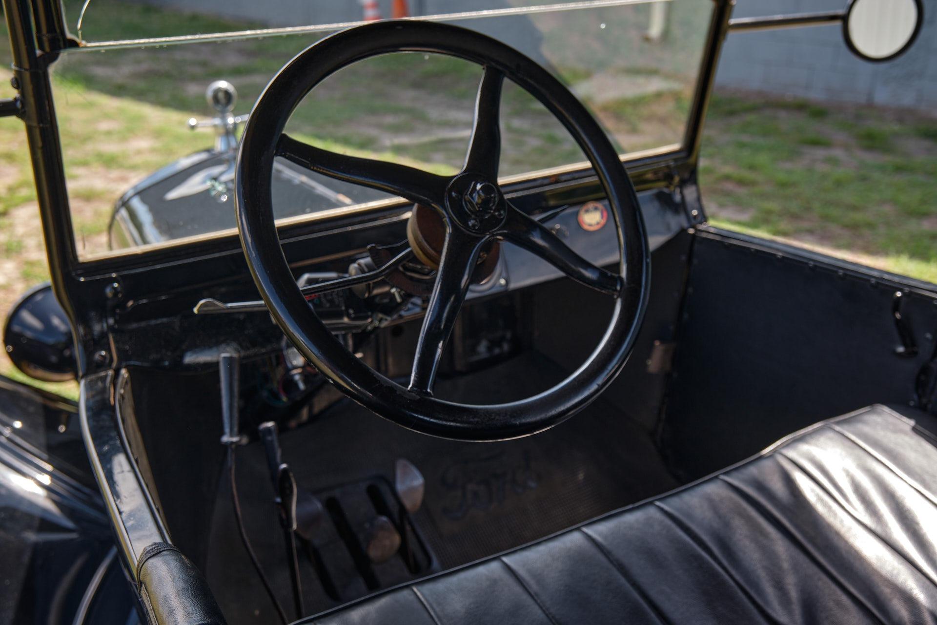 1924 Ford Mustang LX 5.0 photo