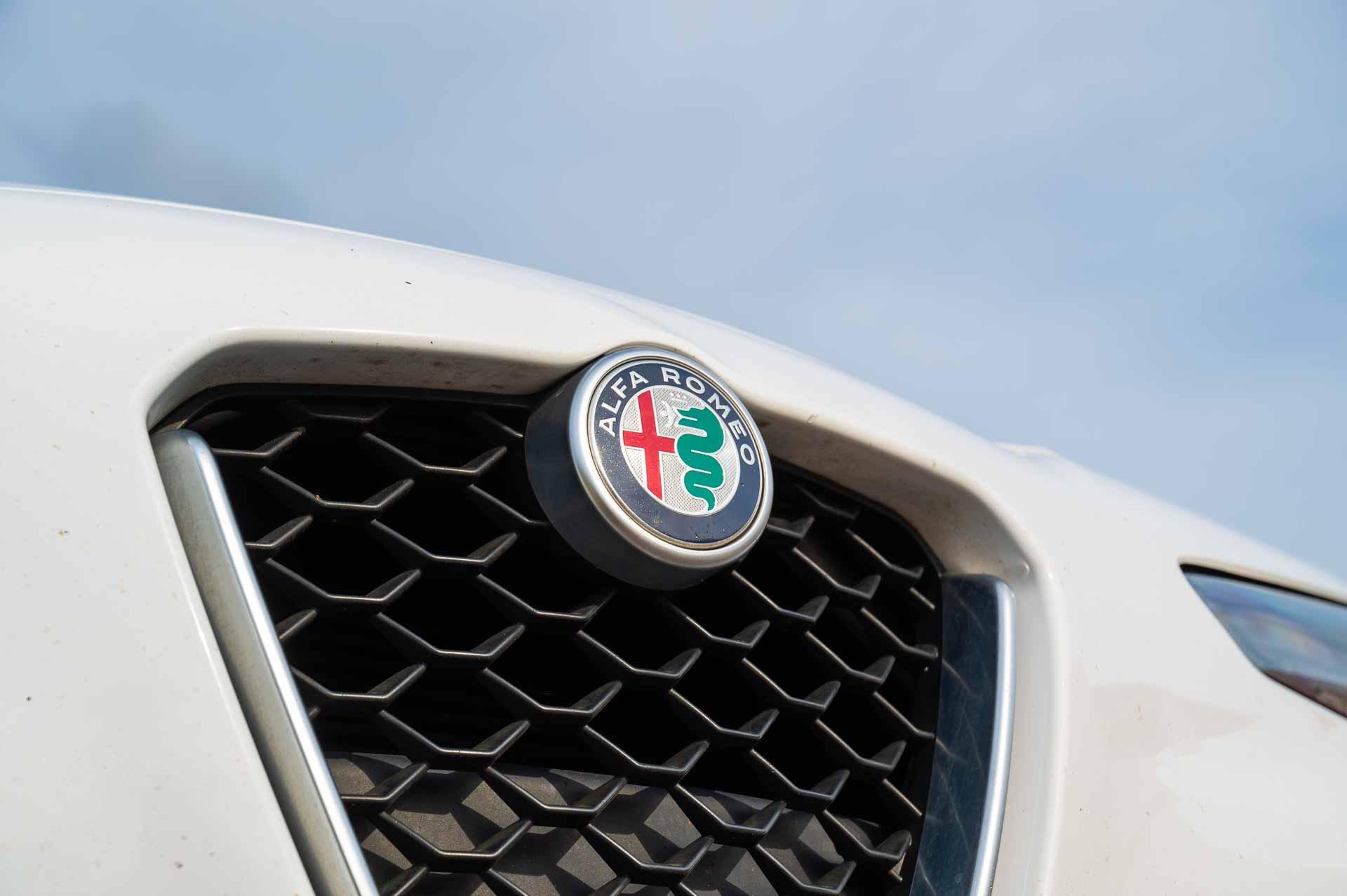 2017 Alfa Romeo Giulia  photo