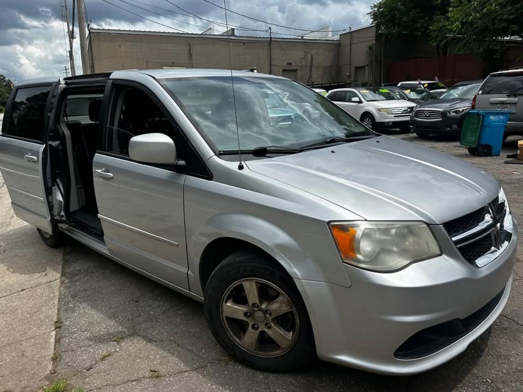 2012 Dodge Grand Caravan - $5,700