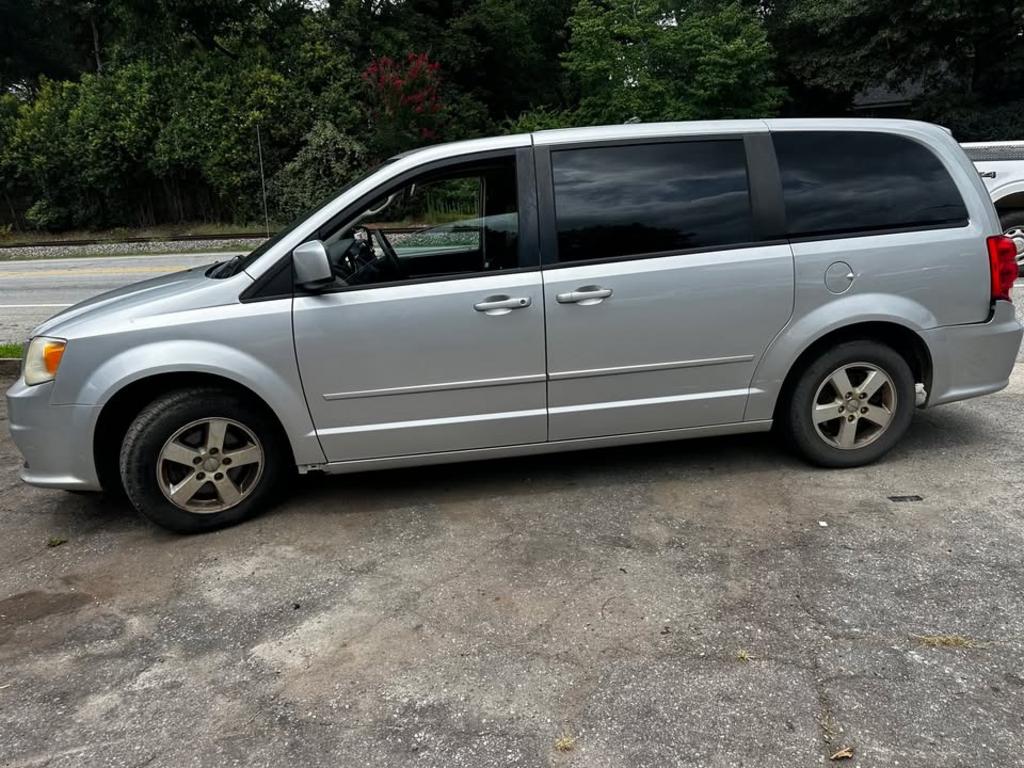 2012 Dodge Grand Caravan - $5,700