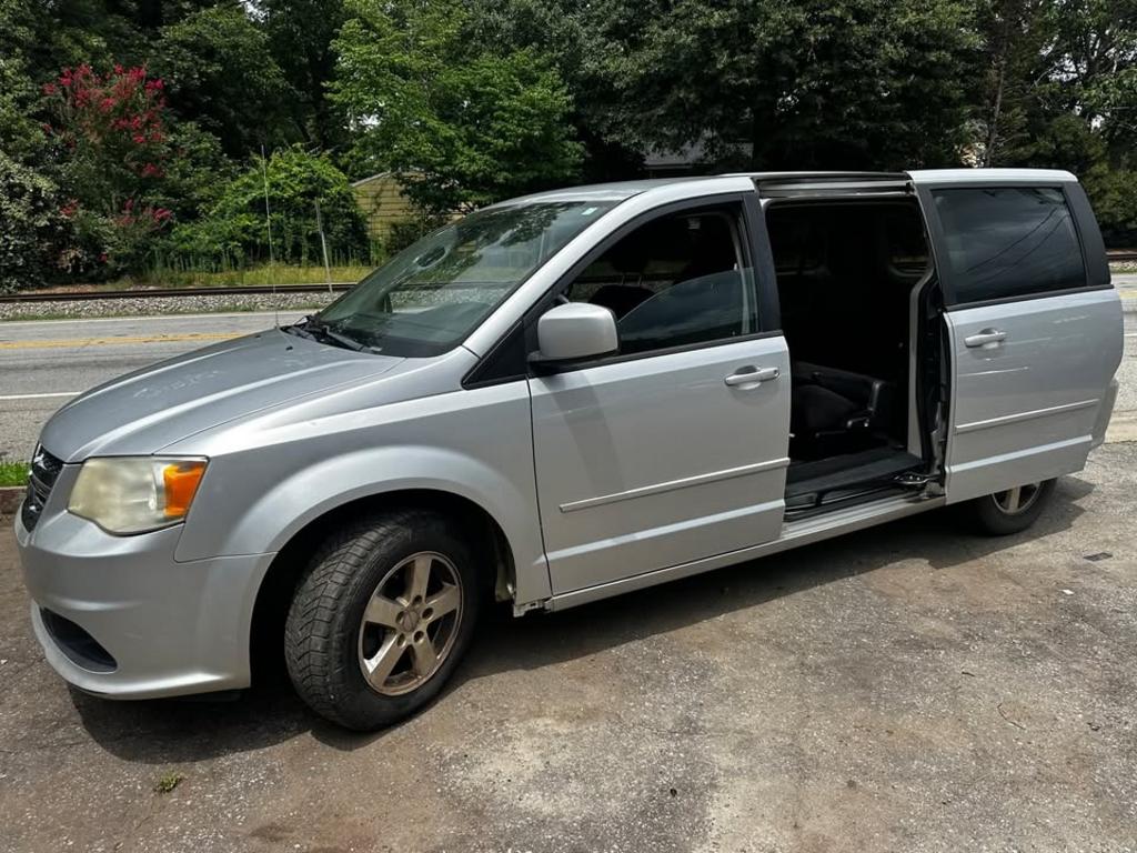 2012 Dodge Grand Caravan - $5,700