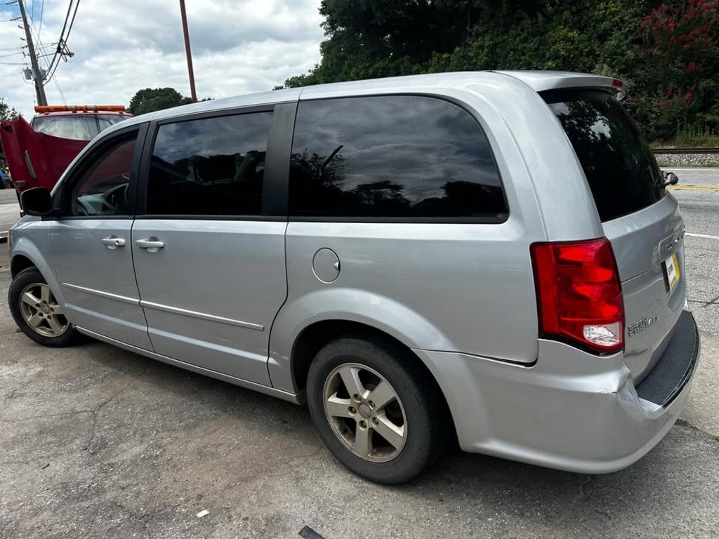 2012 Dodge Grand Caravan - $5,700