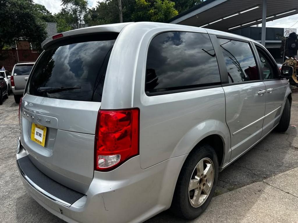 2012 Dodge Grand Caravan - $5,700