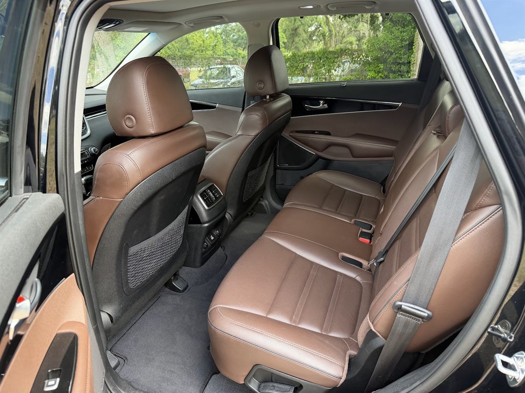 2019 Kia Sorento - $18,999