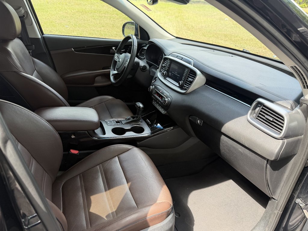 2019 Kia Sorento - $18,999