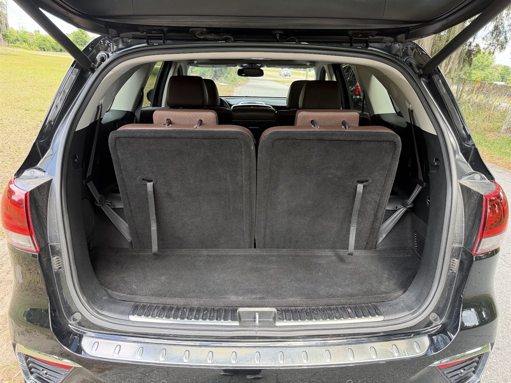 2019 Kia Sorento - $18,999