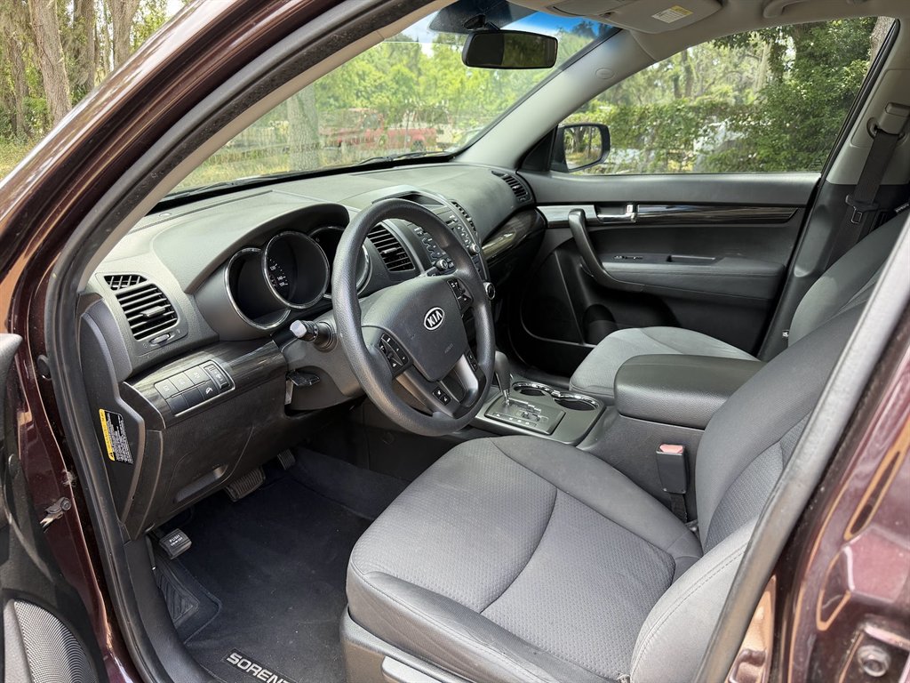 2012 Kia Sorento - $9,999