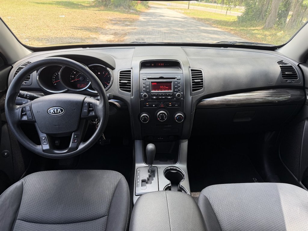 2012 Kia Sorento - $9,999
