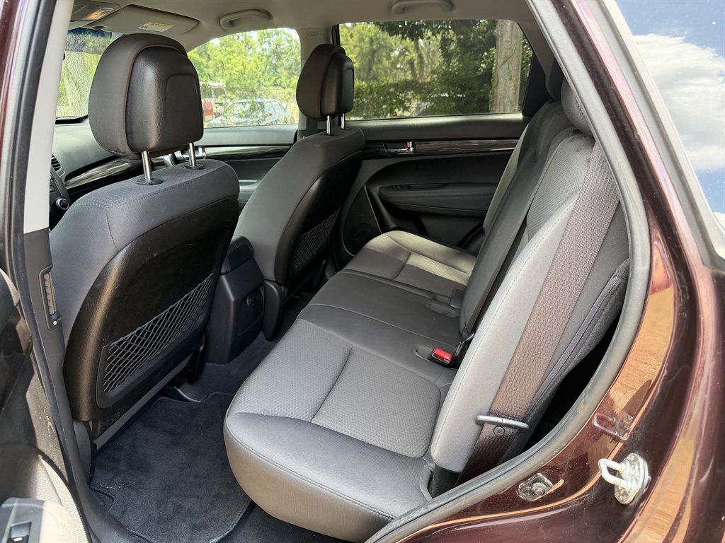 2012 Kia Sorento - $9,999