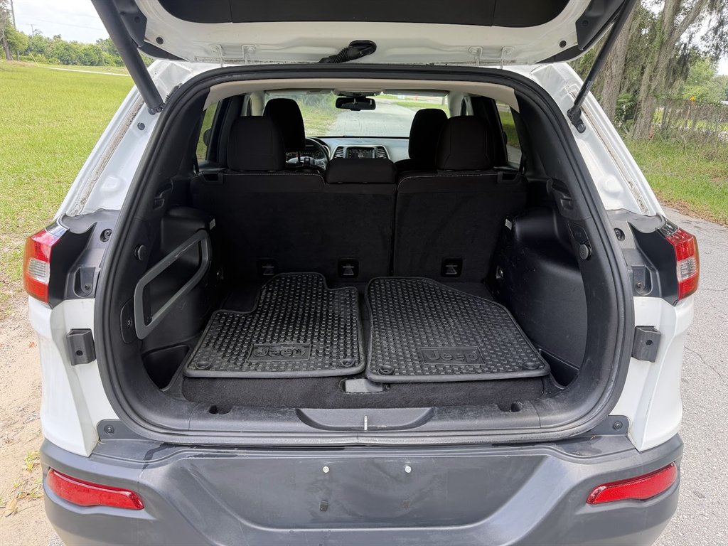 2016 Jeep Cherokee - $13,299