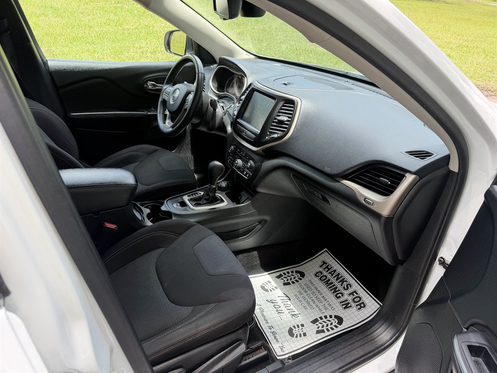 2016 Jeep Cherokee - $13,299