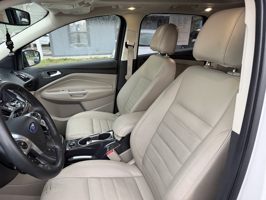 2014 Ford Escape - $8,999