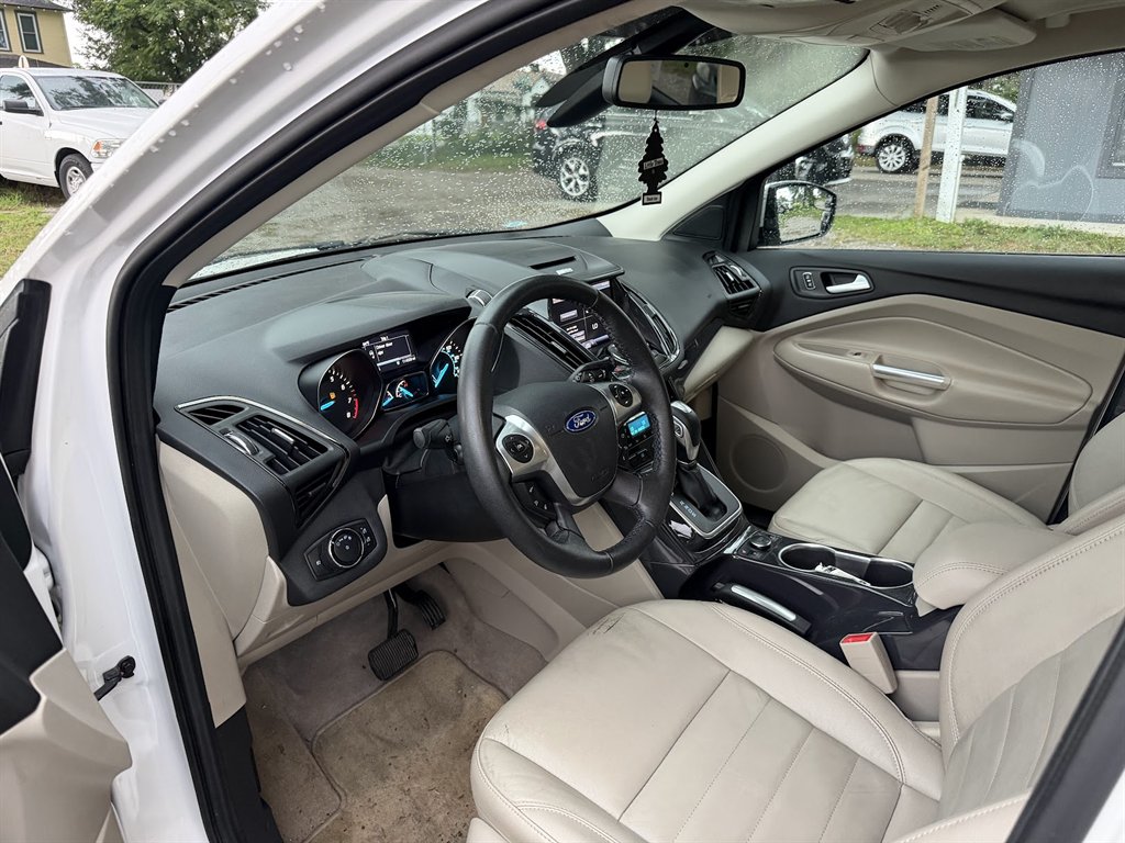 2014 Ford Escape - $8,999
