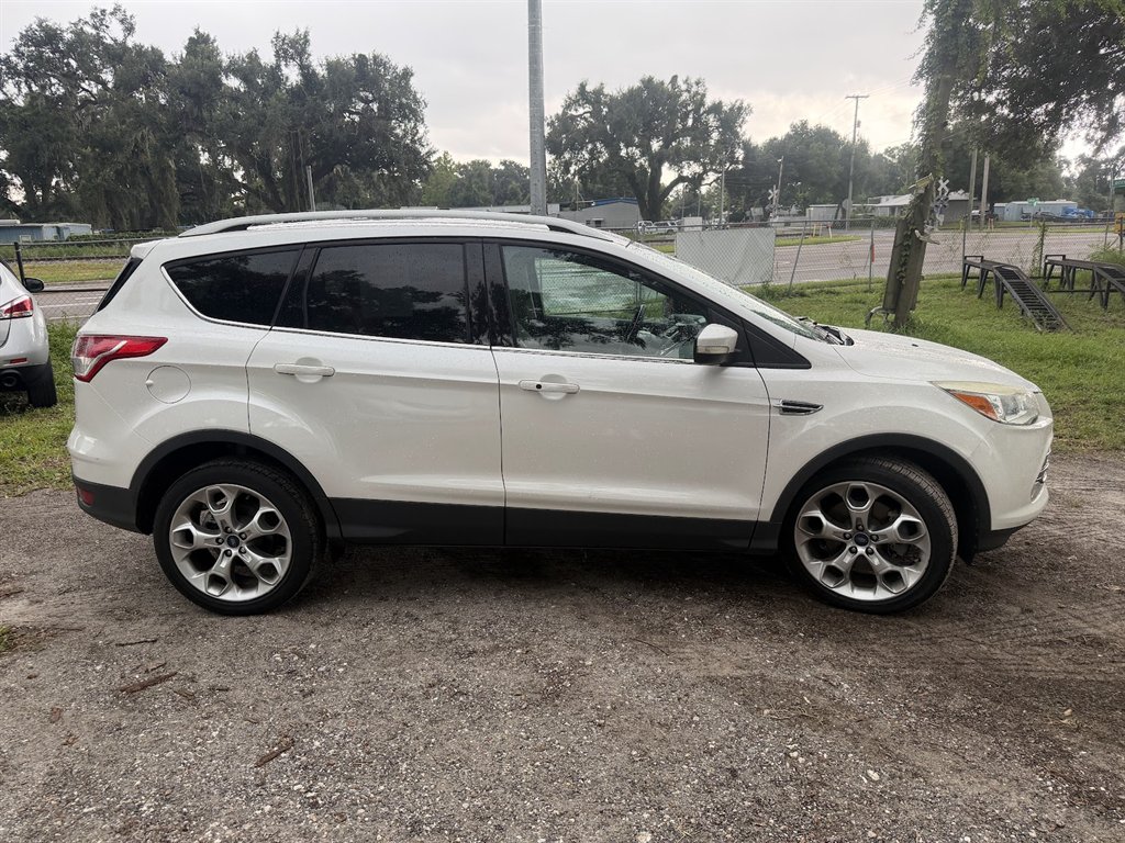 2014 Ford Escape - $8,999