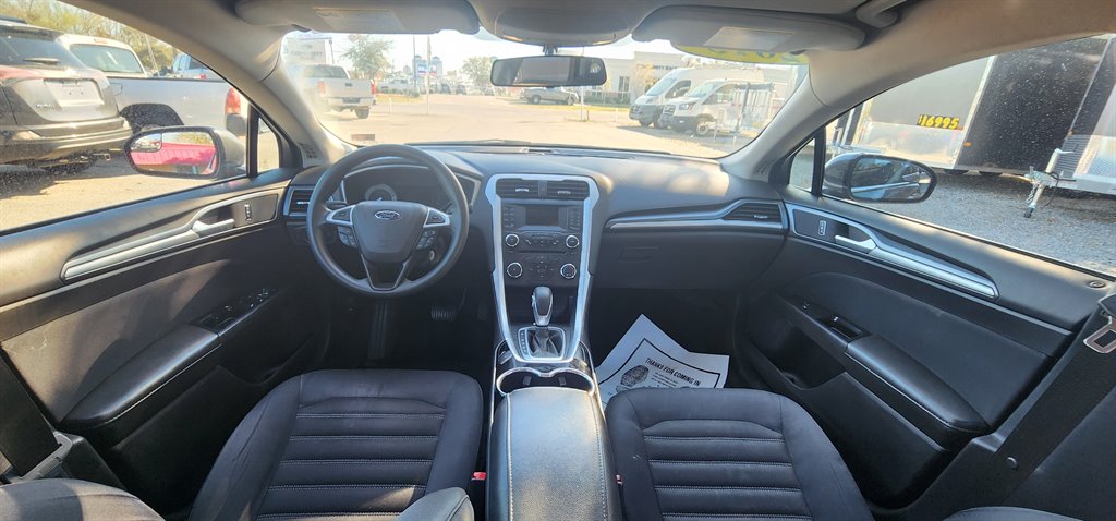 2015 Ford Fusion SE photo