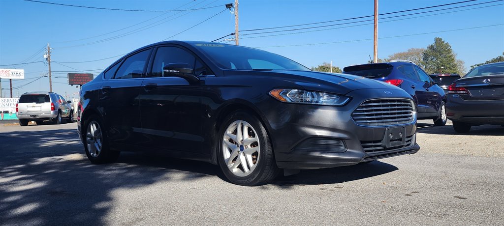 2015 Ford Fusion SE photo