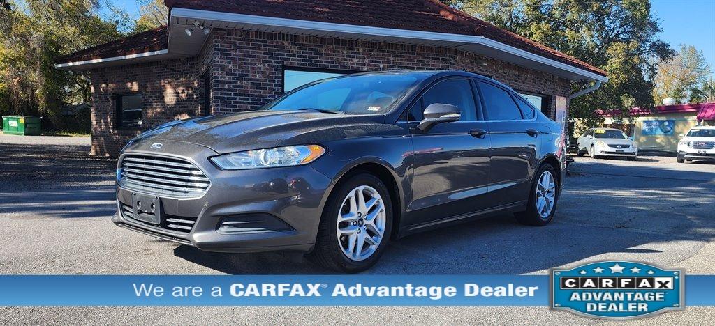 2015 Ford Fusion SE photo