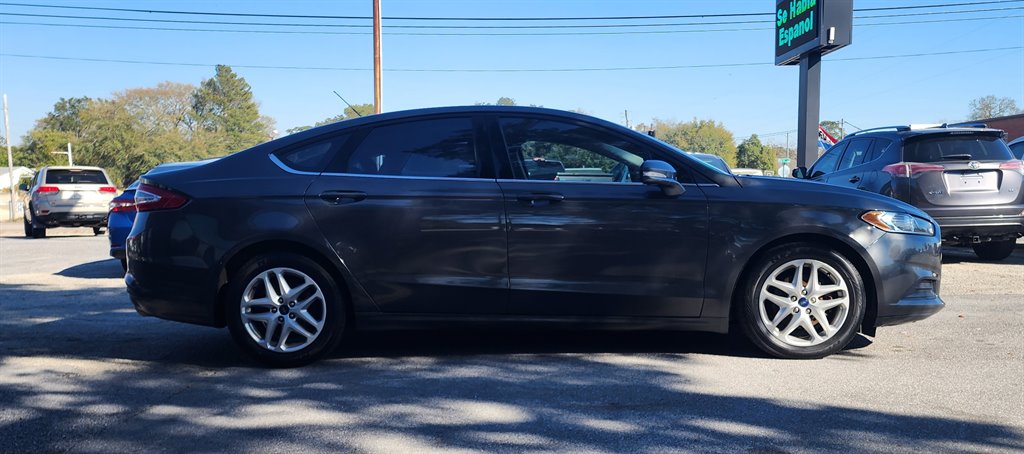 2015 Ford Fusion SE photo