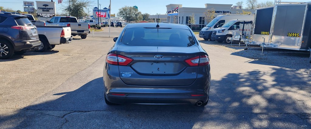2015 Ford Fusion SE photo