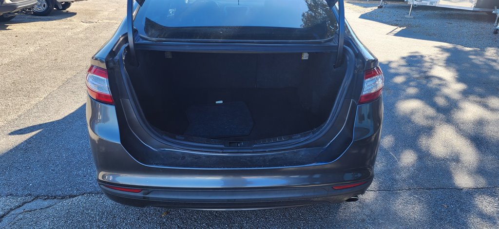 2015 Ford Fusion SE photo