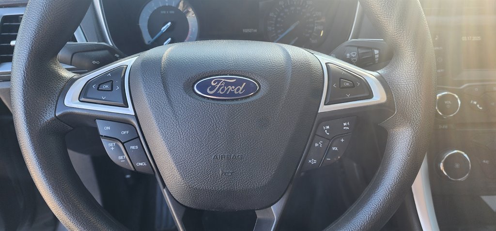 2015 Ford Fusion SE photo
