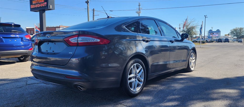 2015 Ford Fusion SE photo