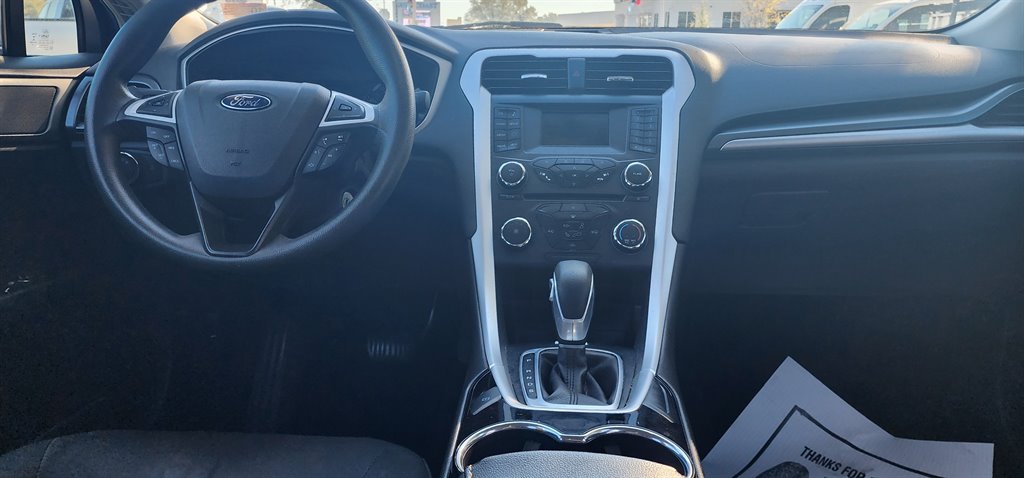 2015 Ford Fusion SE photo