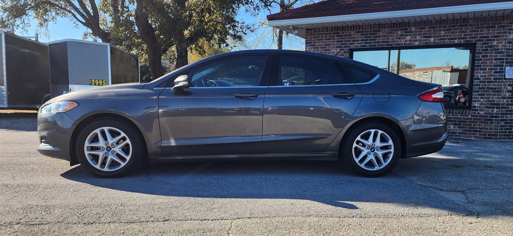 2015 Ford Fusion SE photo