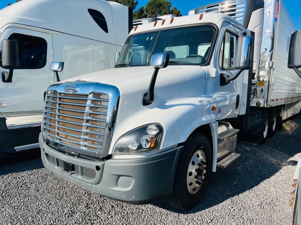 2018 Freightliner Cascadia DayCab  images