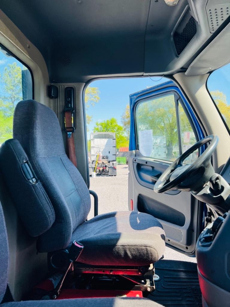 2017 Freightliner CASCADIA 113 DAY CAB  photo